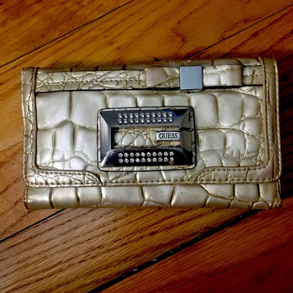 GUESS WALLET!!!